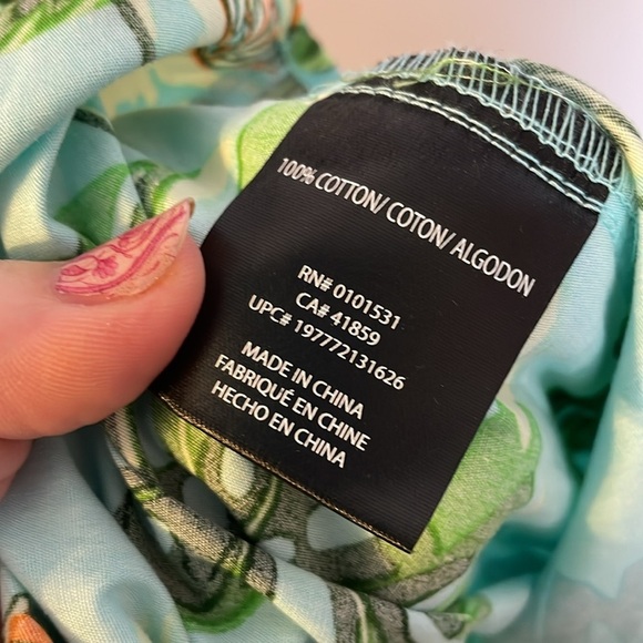 Jaws Universal Studios Tropical Hawaiian Shirt Shark size XL - Picture 6 of 15